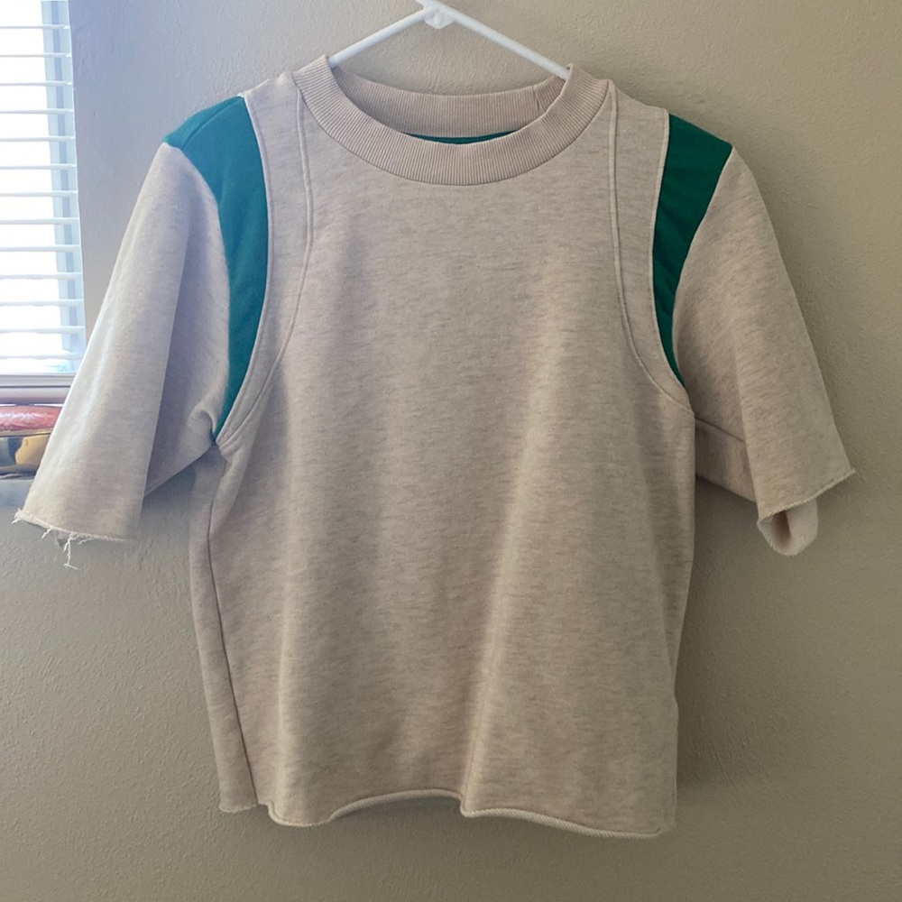 Roolee short sleeve sweatshirt size medium